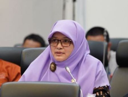 Diah Nurwitasari, Komisi 7 DPR: Ada Opsi Lain Bangkit Lebih Cepat daripada Naikkan Harga BBM